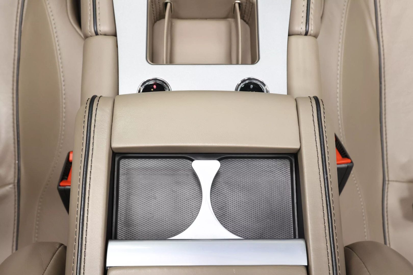 2015 Aston Martin Db9 - Image 39