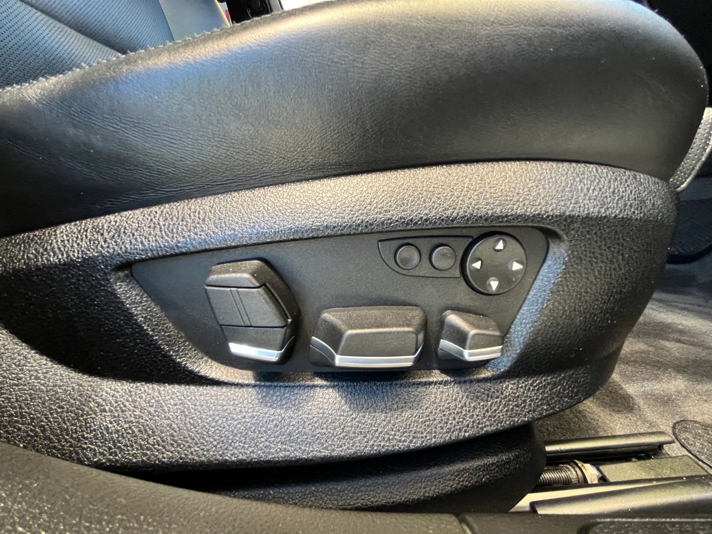 2011 Bmw 7 Series  Vin: Wbakb4c54bc574410 Stock Id: 574410 - Image 15