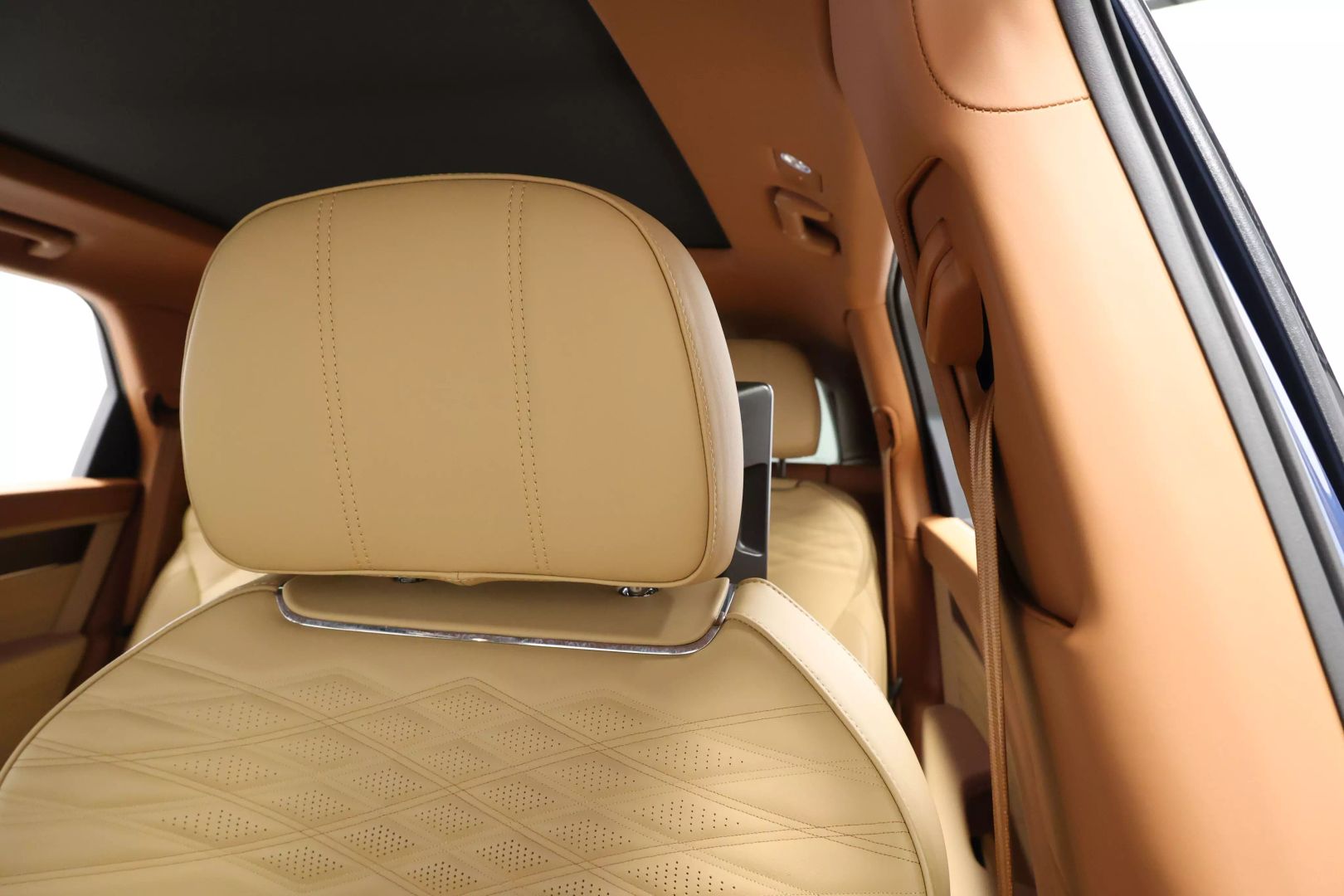 2023 Bentley Bentayga Ewb - Image 21