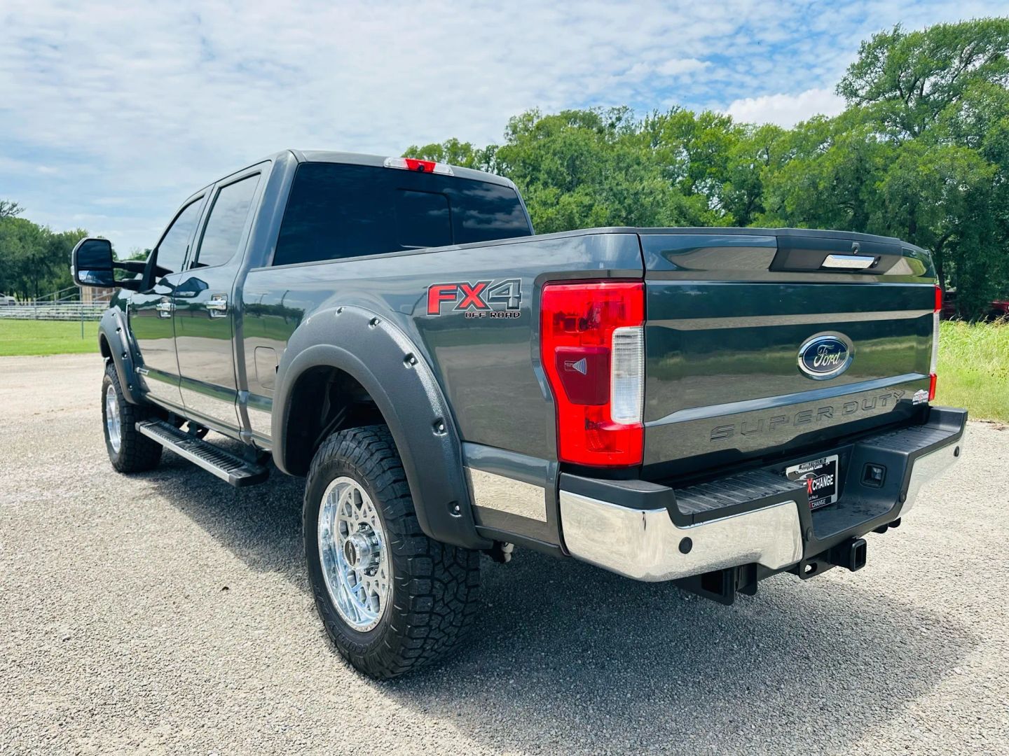 2017 Ford F250 Super Duty Crew Cab - Image 8
