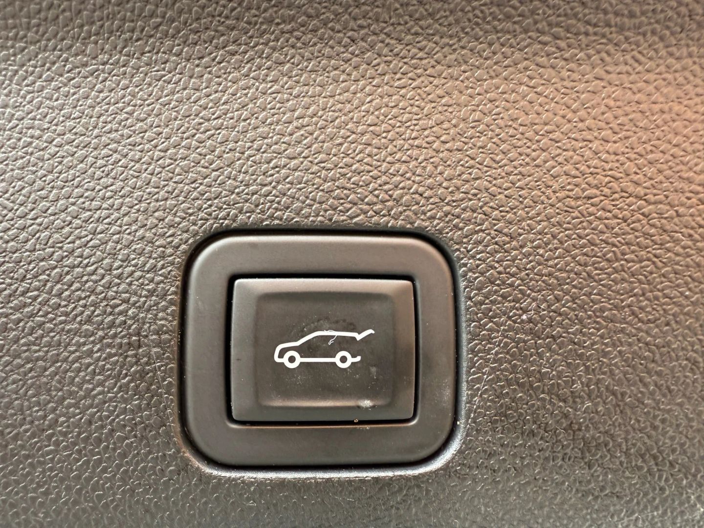 2024 Chevrolet Tahoe - Image 19