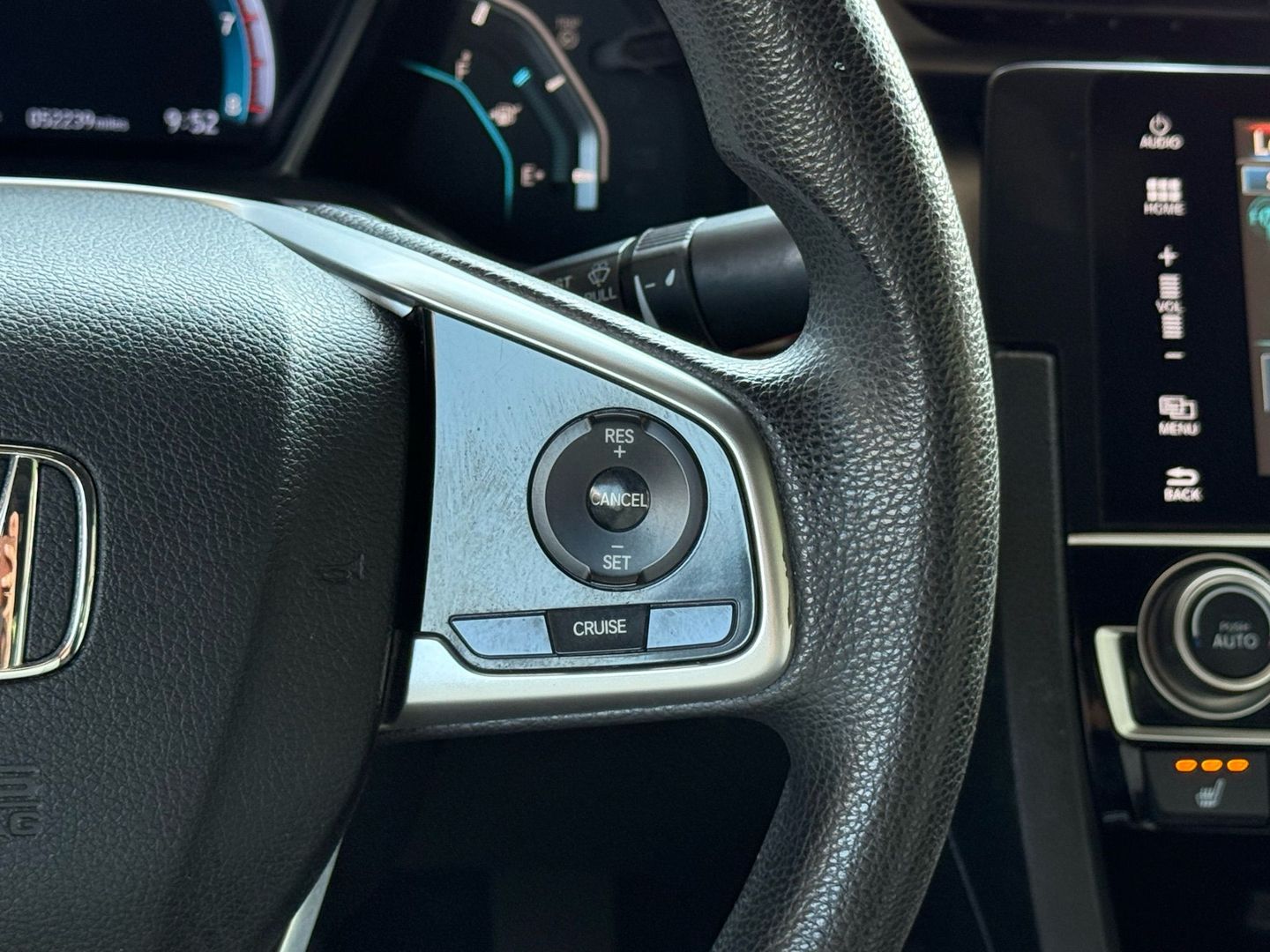 2017 Honda Civic - Image 31