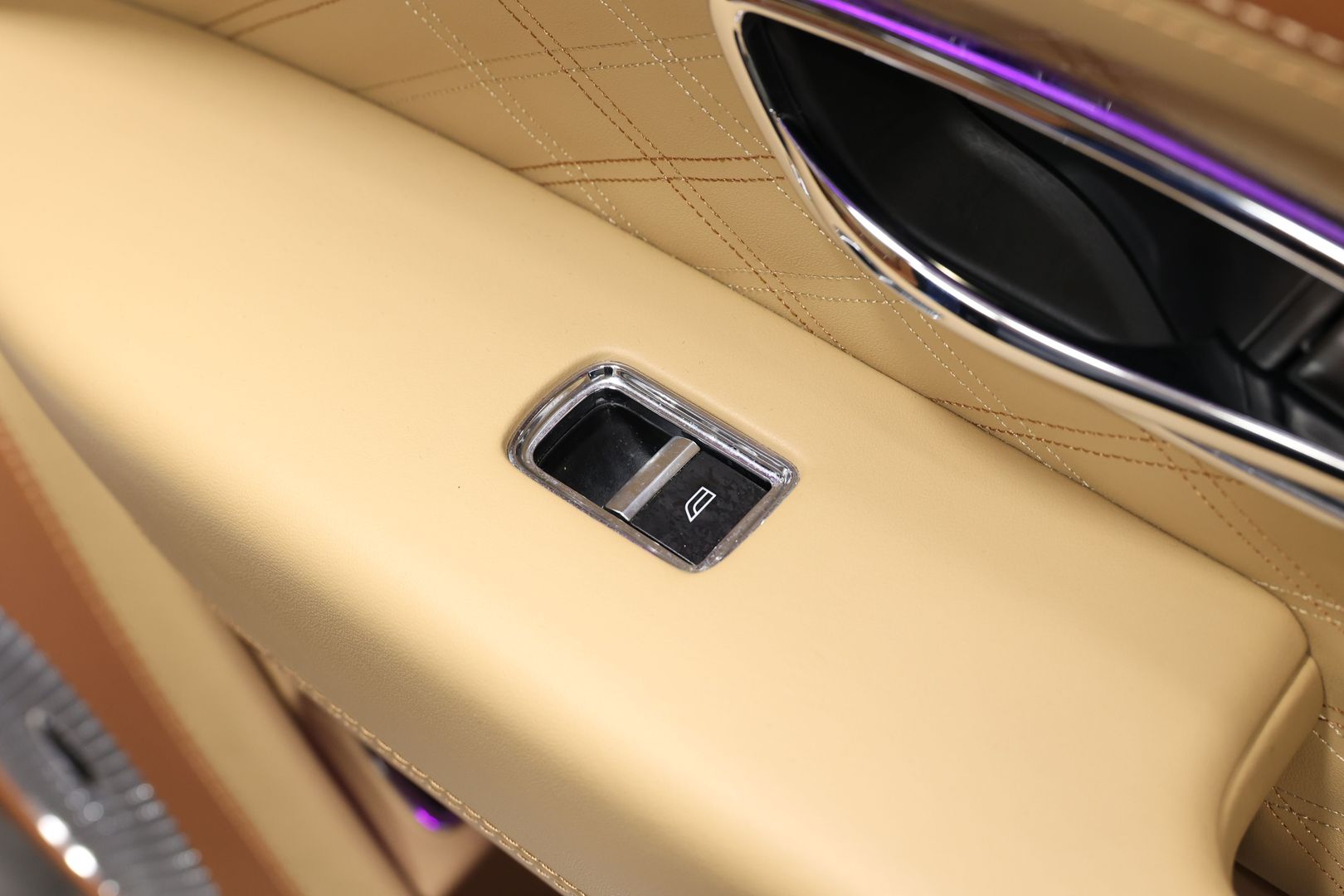 2023 Bentley Bentayga Ewb - Image 105