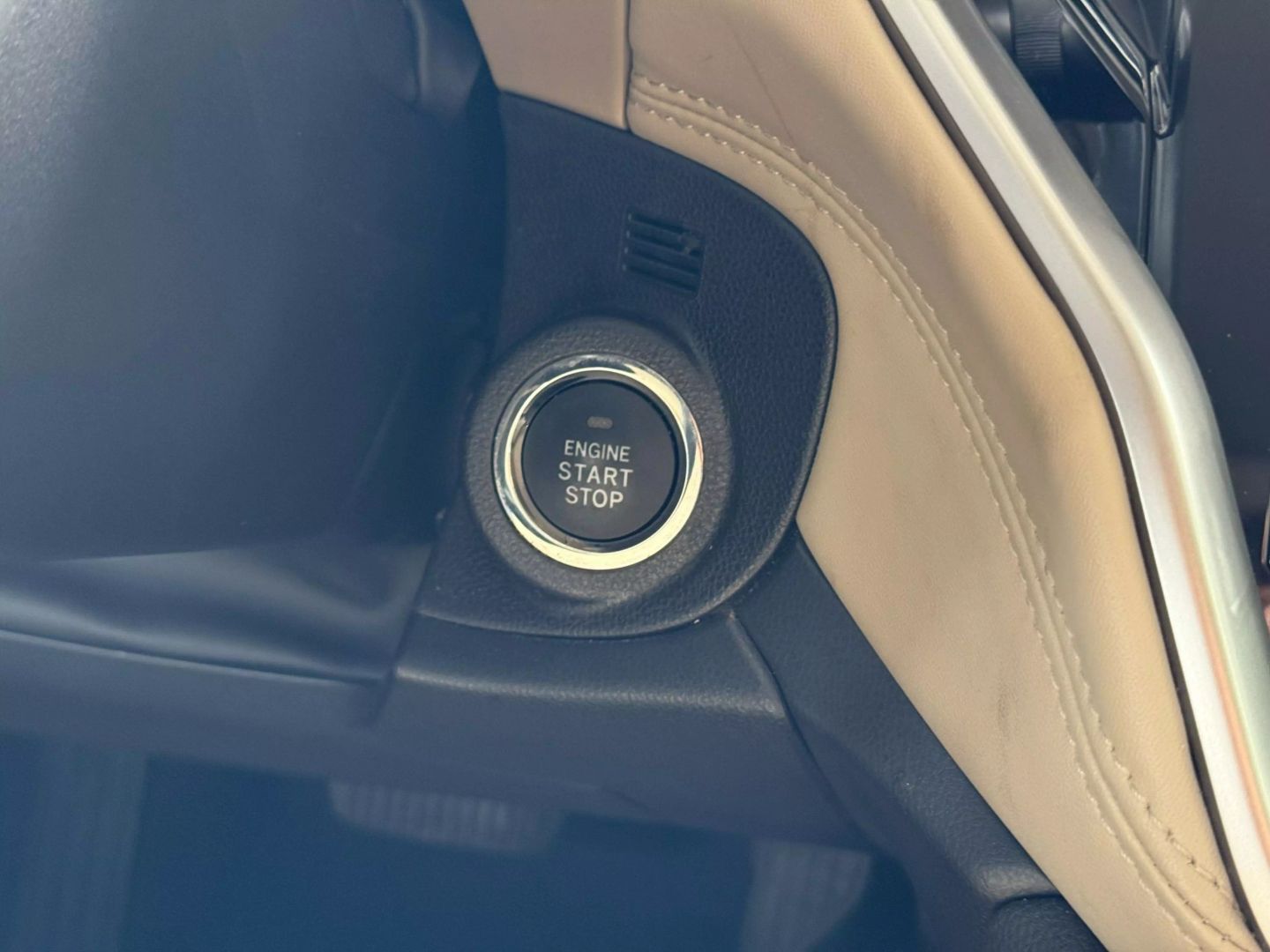 2020 Subaru Outback - Image 32