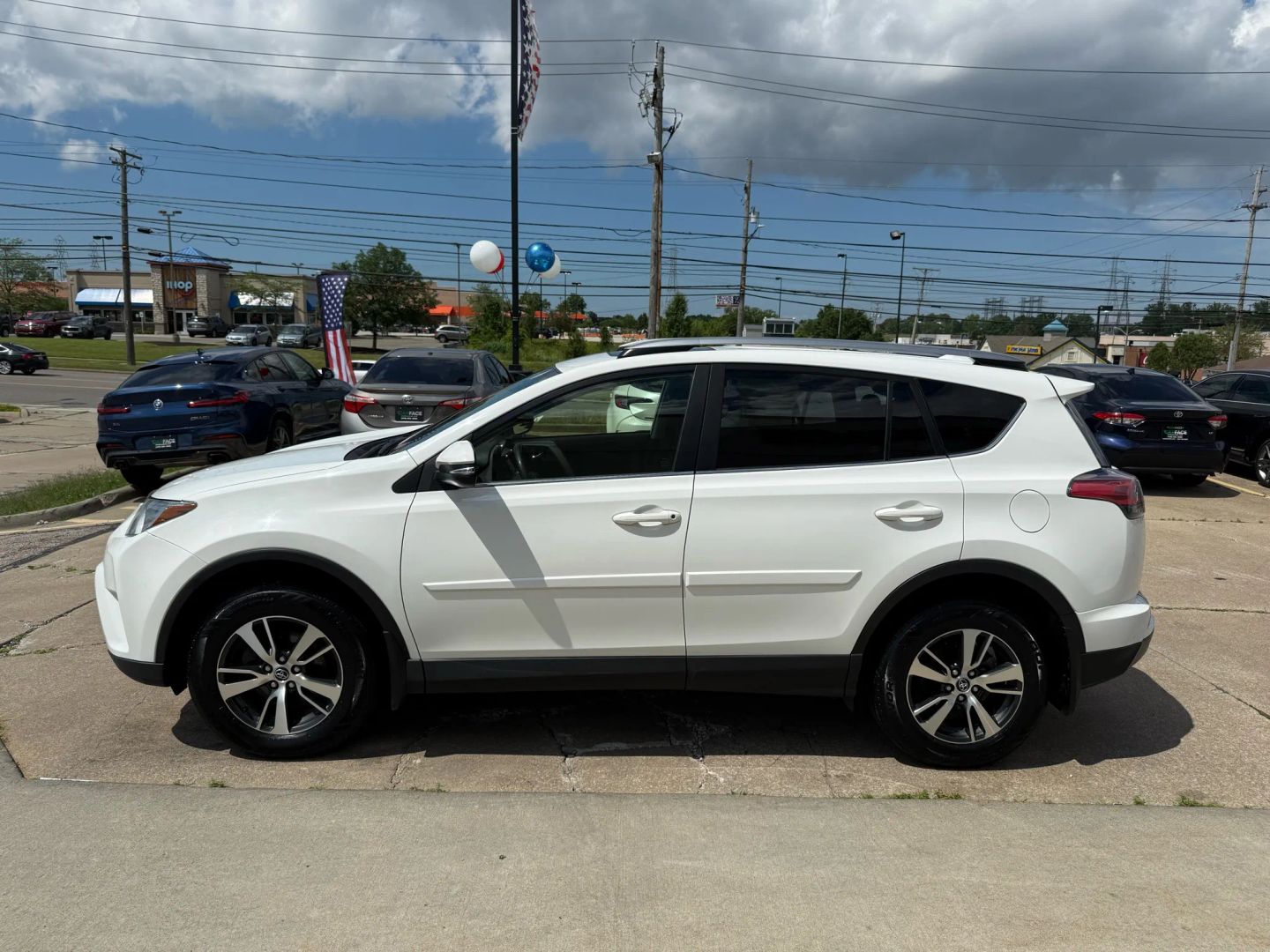2017 Toyota Rav4 - Image 7