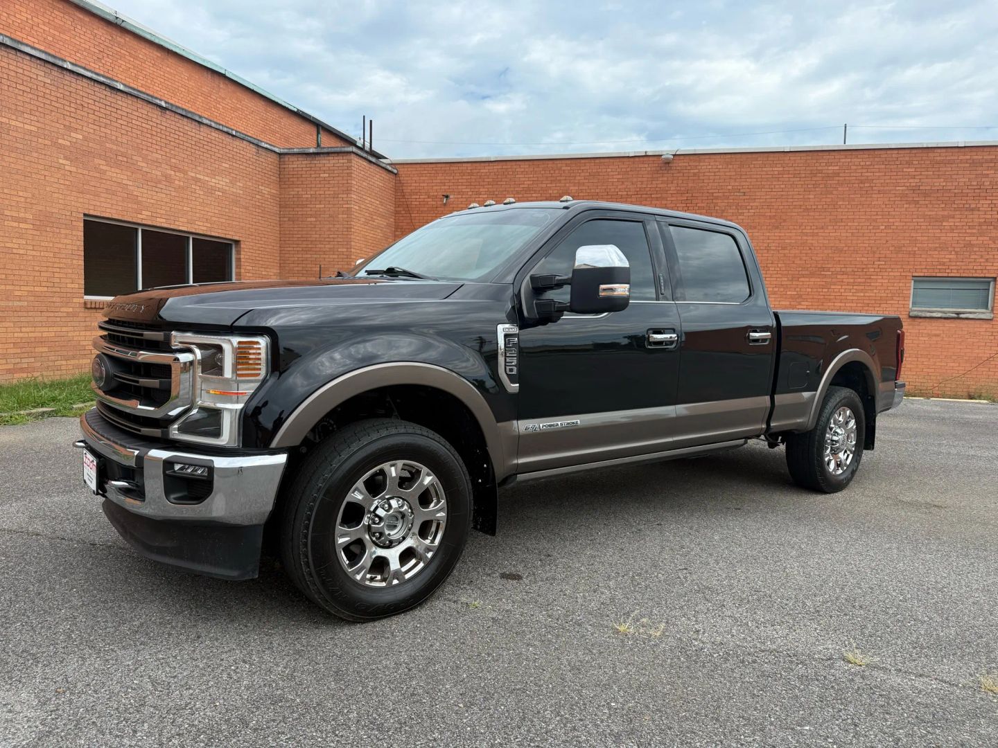 2020 Ford F250 Super Duty Crew Cab - Image 3