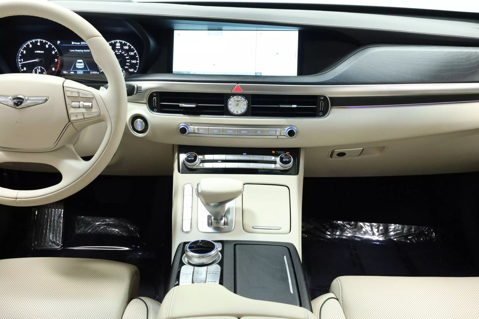 2020 Genesis G90 - Image 49