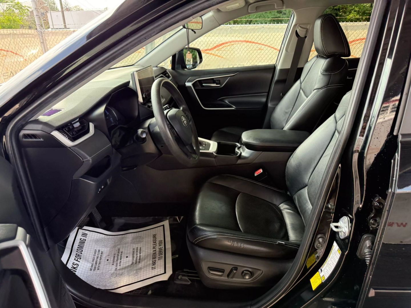 2023 Toyota Rav4 Hybrid - Image 15