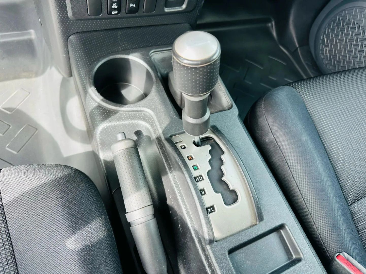 2013 Toyota Fj Cruiser - Image 17
