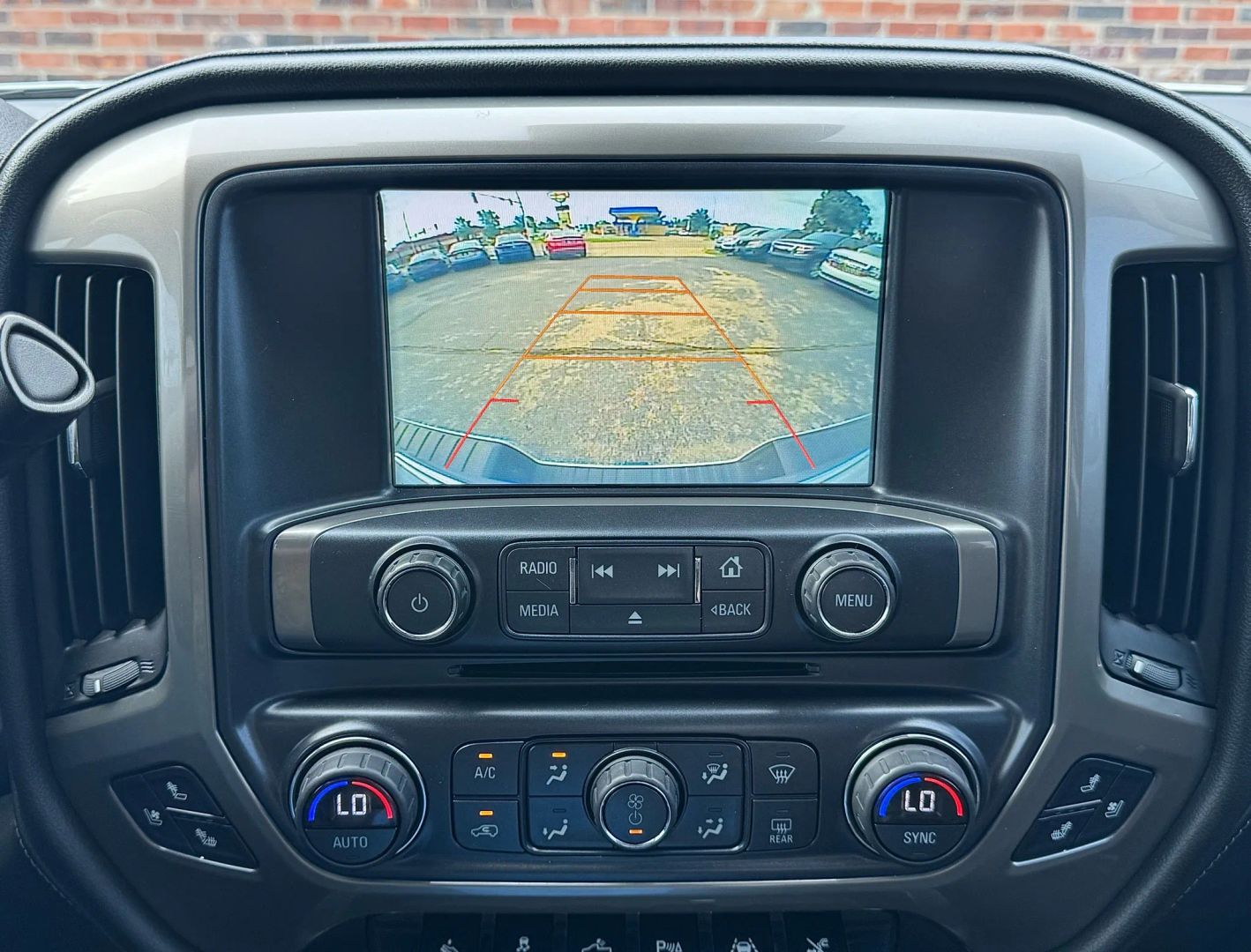 2017 Chevrolet Silverado 1500 Crew Cab - Image 31