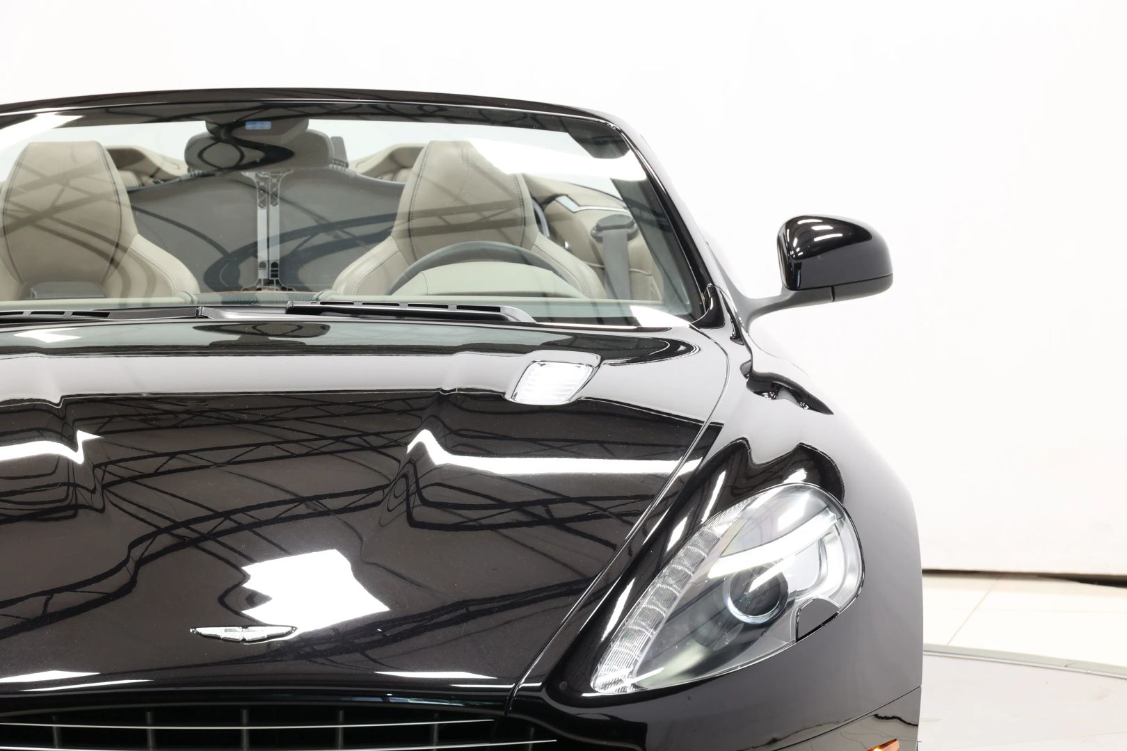 2015 Aston Martin Db9 - Image 87