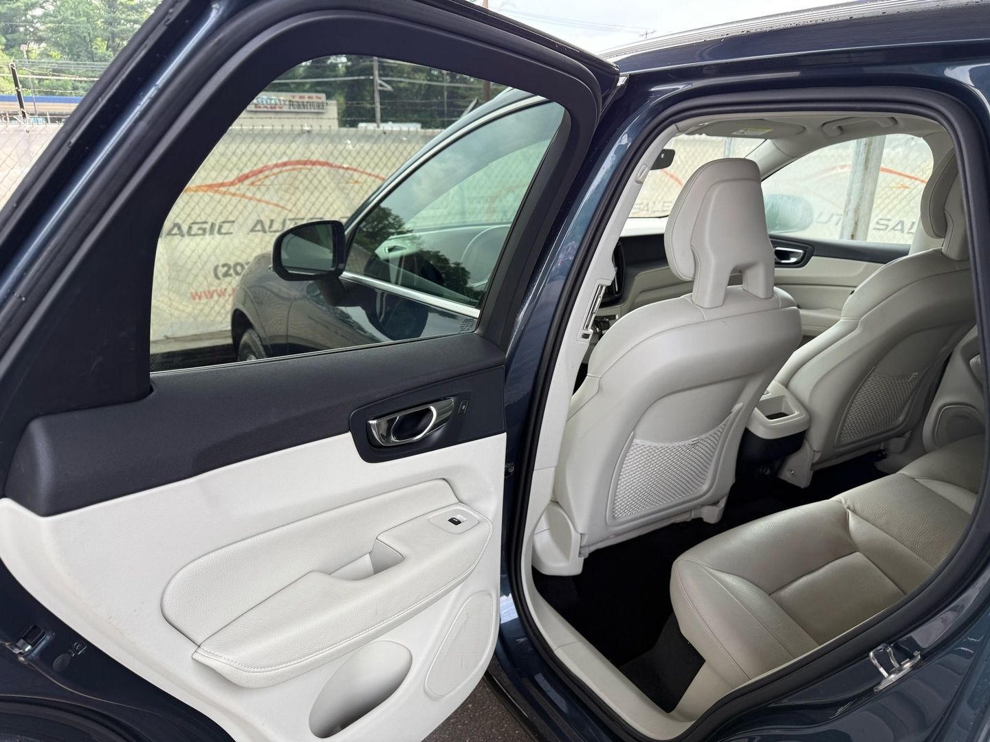 2018 Volvo Xc60 - Image 17