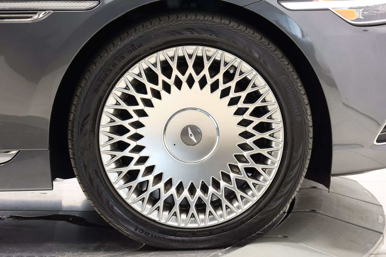2020 Genesis G90 - Image 132