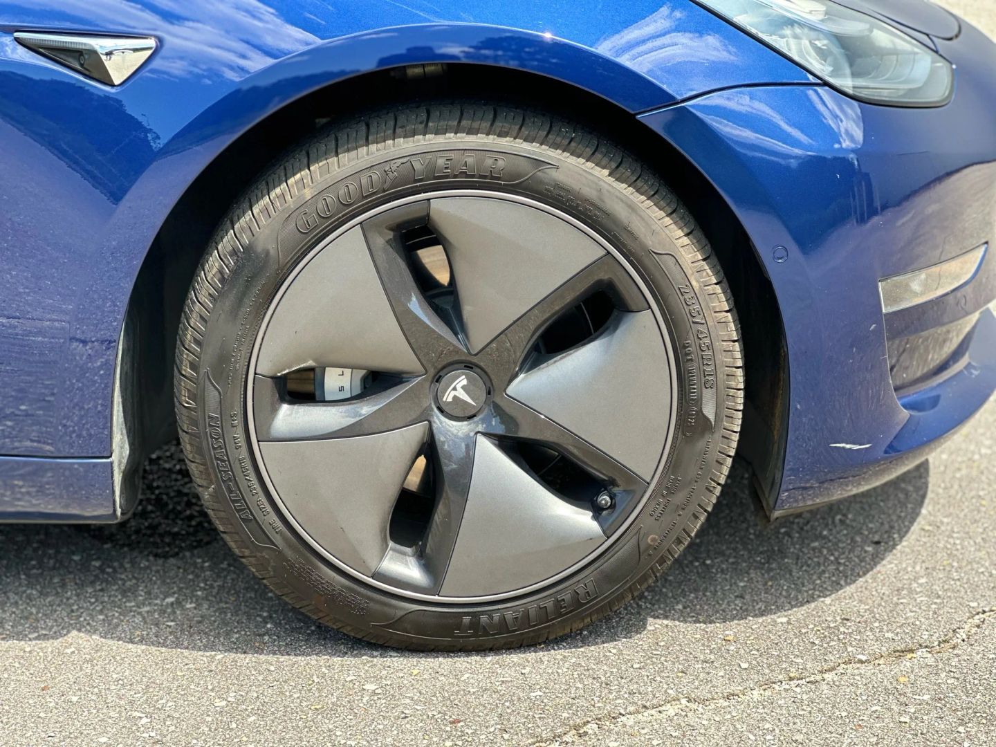 2018 TESLA MODEL 3 SEDAN DUAL ELECTRIC MOTORS LONG RANGE SEDAN 4D