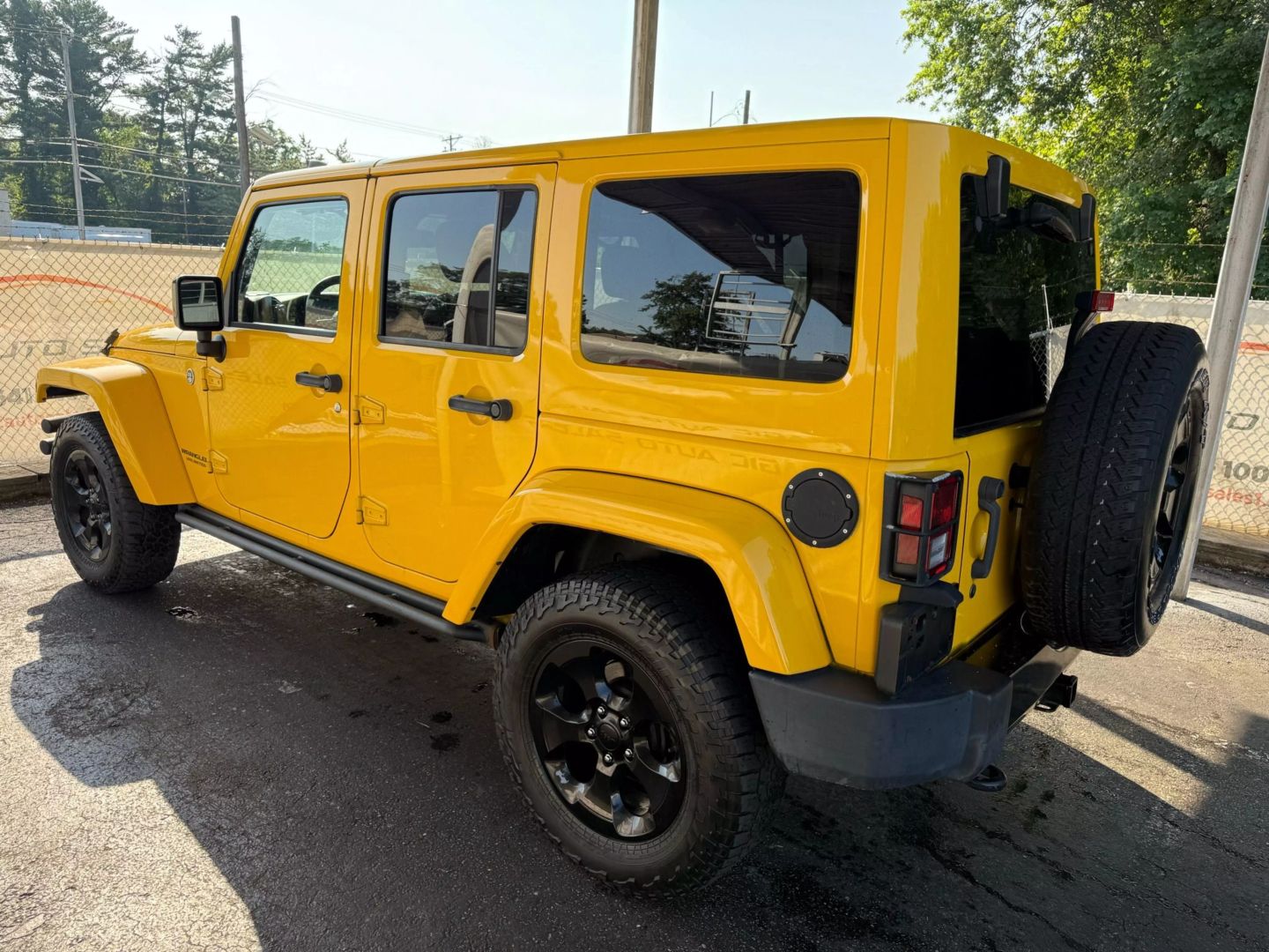 2015 Jeep Wrangler - Image 13