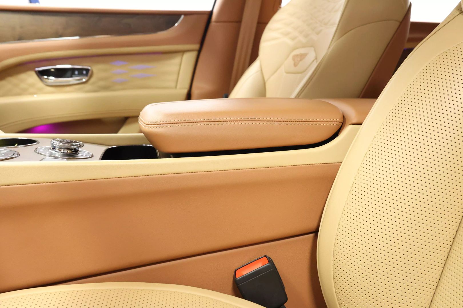 2023 Bentley Bentayga Ewb - Image 22