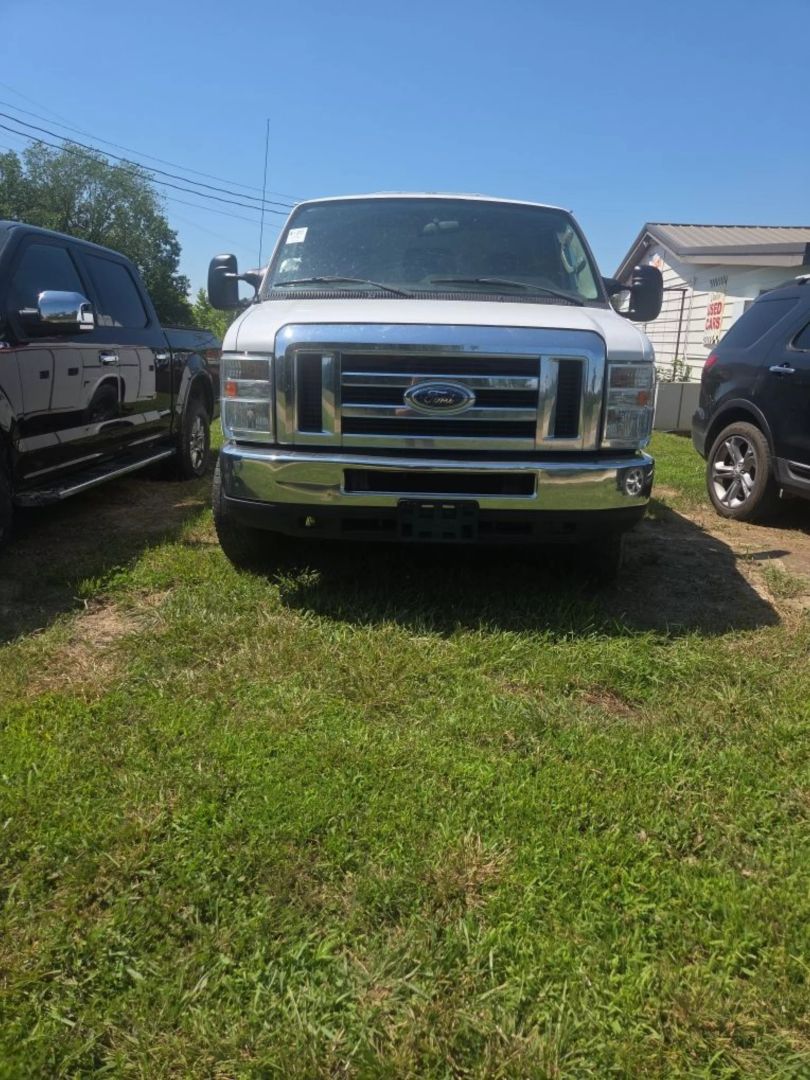 2013 Ford E-Series E-350 SD