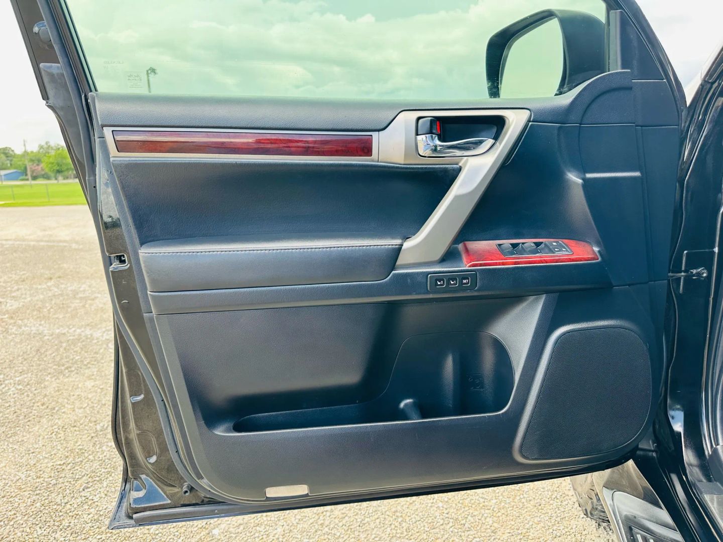 2011 Lexus Gx - Image 16