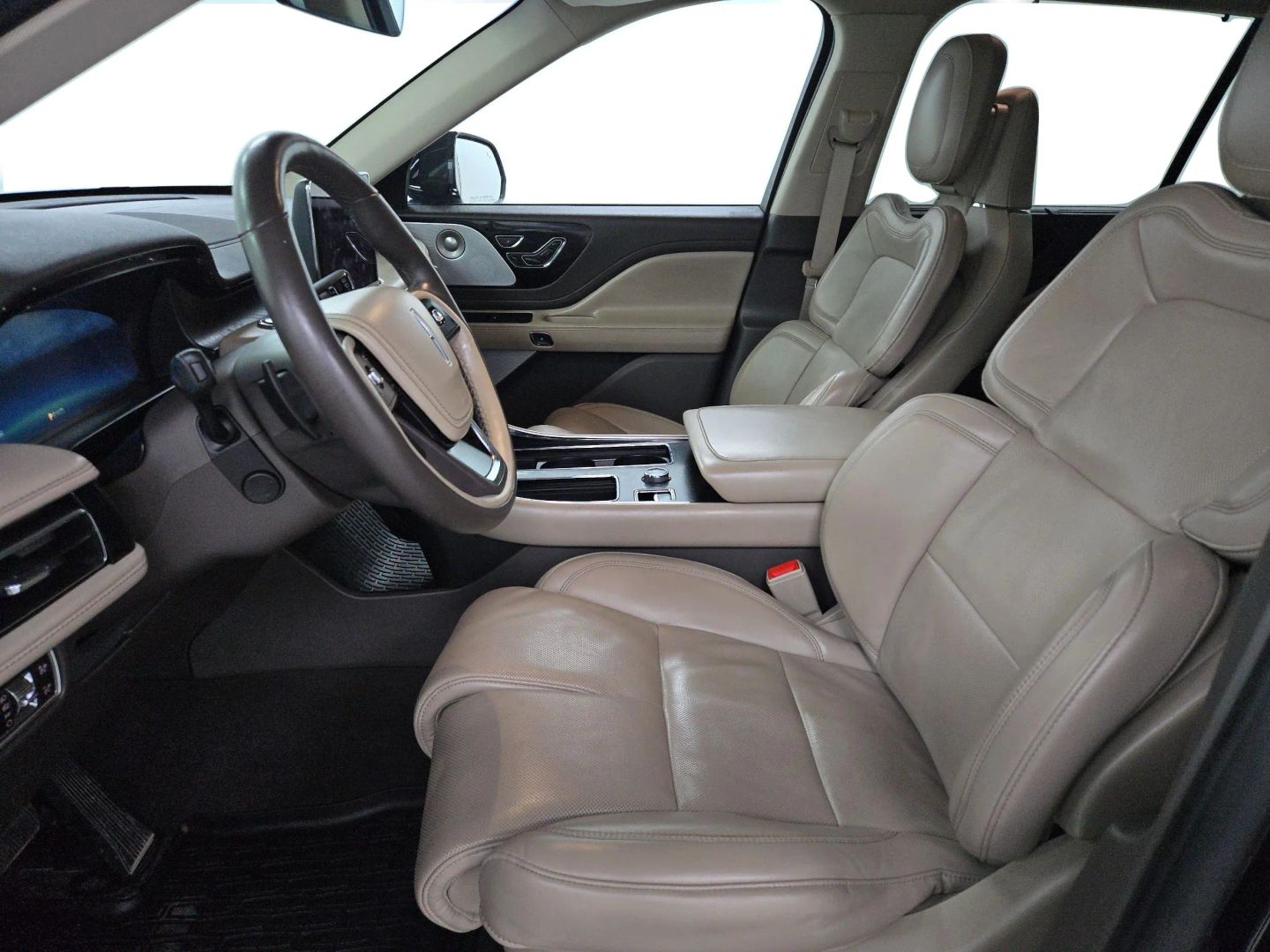2020 Lincoln Aviator - Image 9