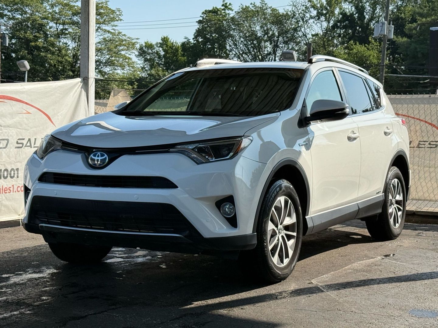 2018 Toyota Rav4 Hybrid - Image 3
