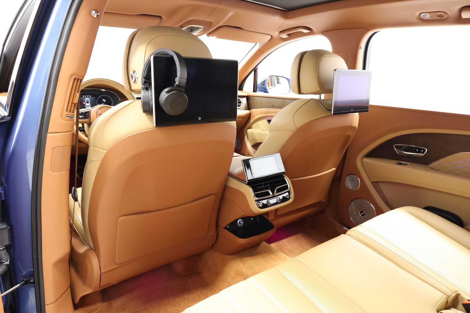 2023 Bentley Bentayga Ewb - Image 59