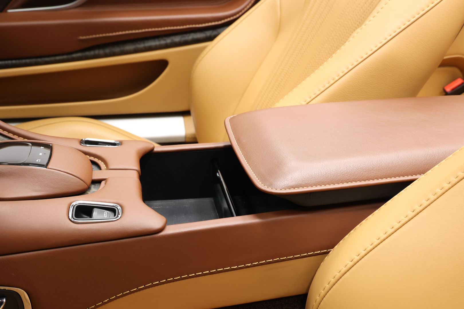 2019 Aston Martin Db11 - Image 21