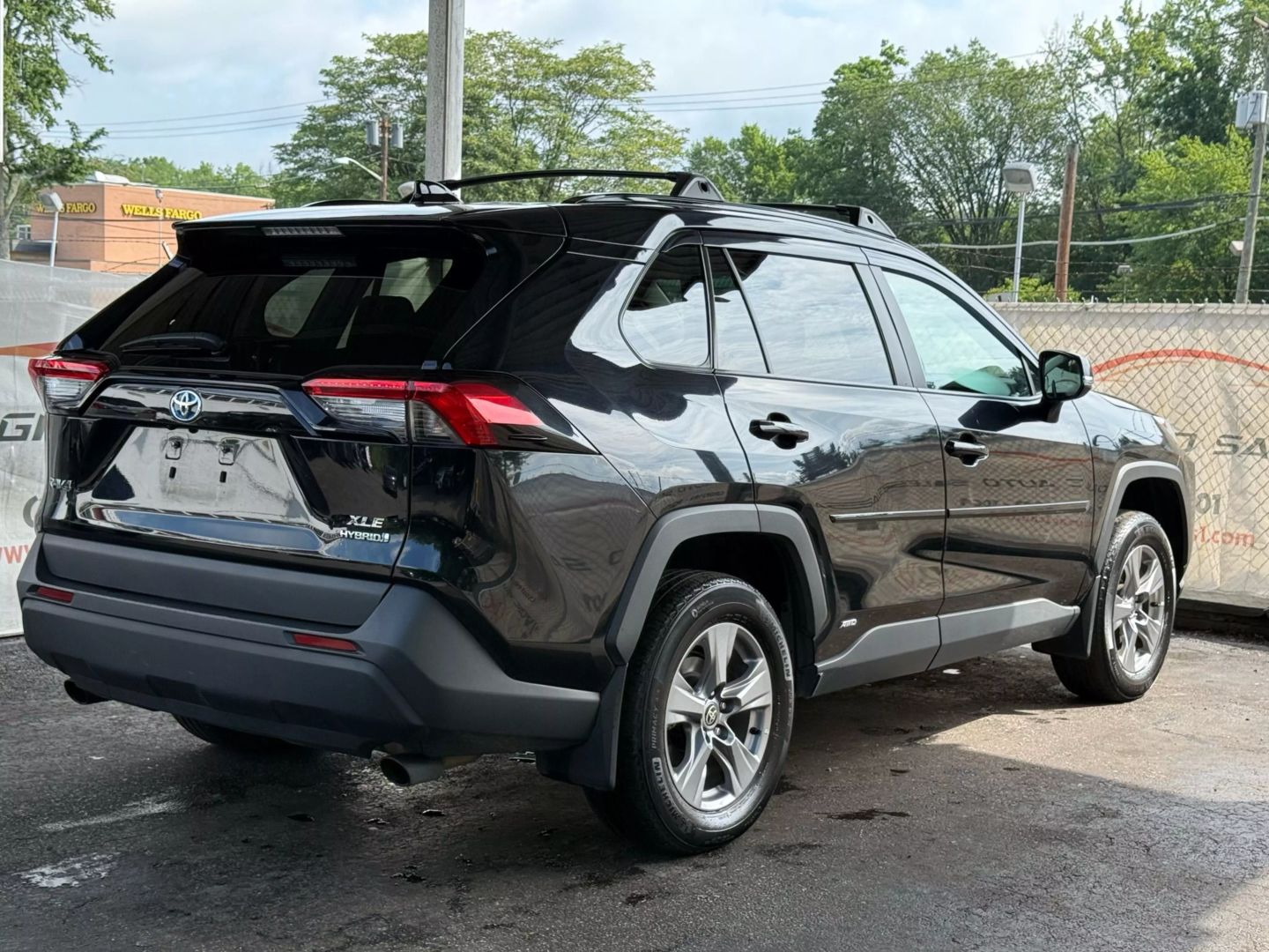 2023 Toyota Rav4 Hybrid - Image 11