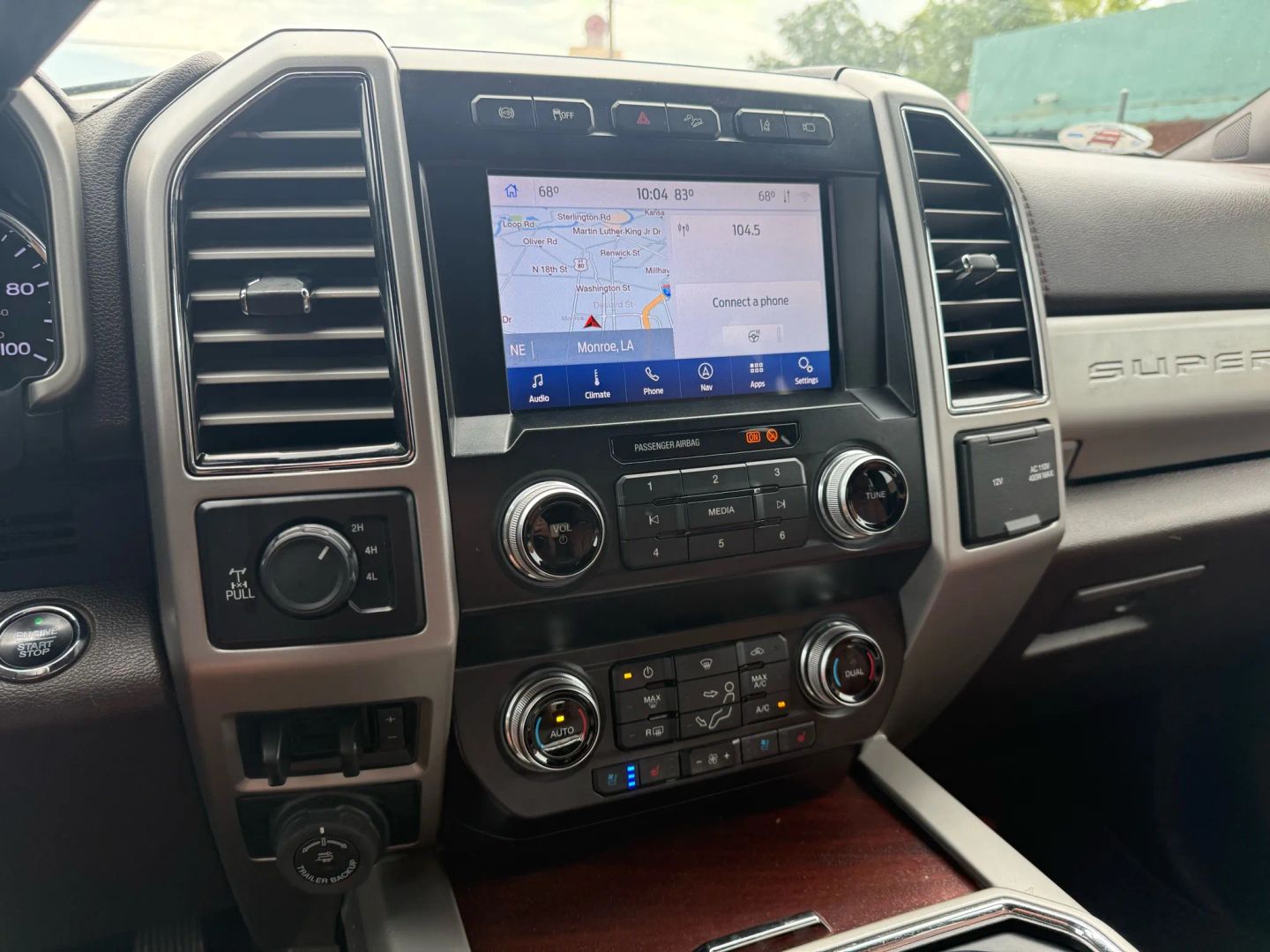 2020 Ford F250 Super Duty Crew Cab - Image 22