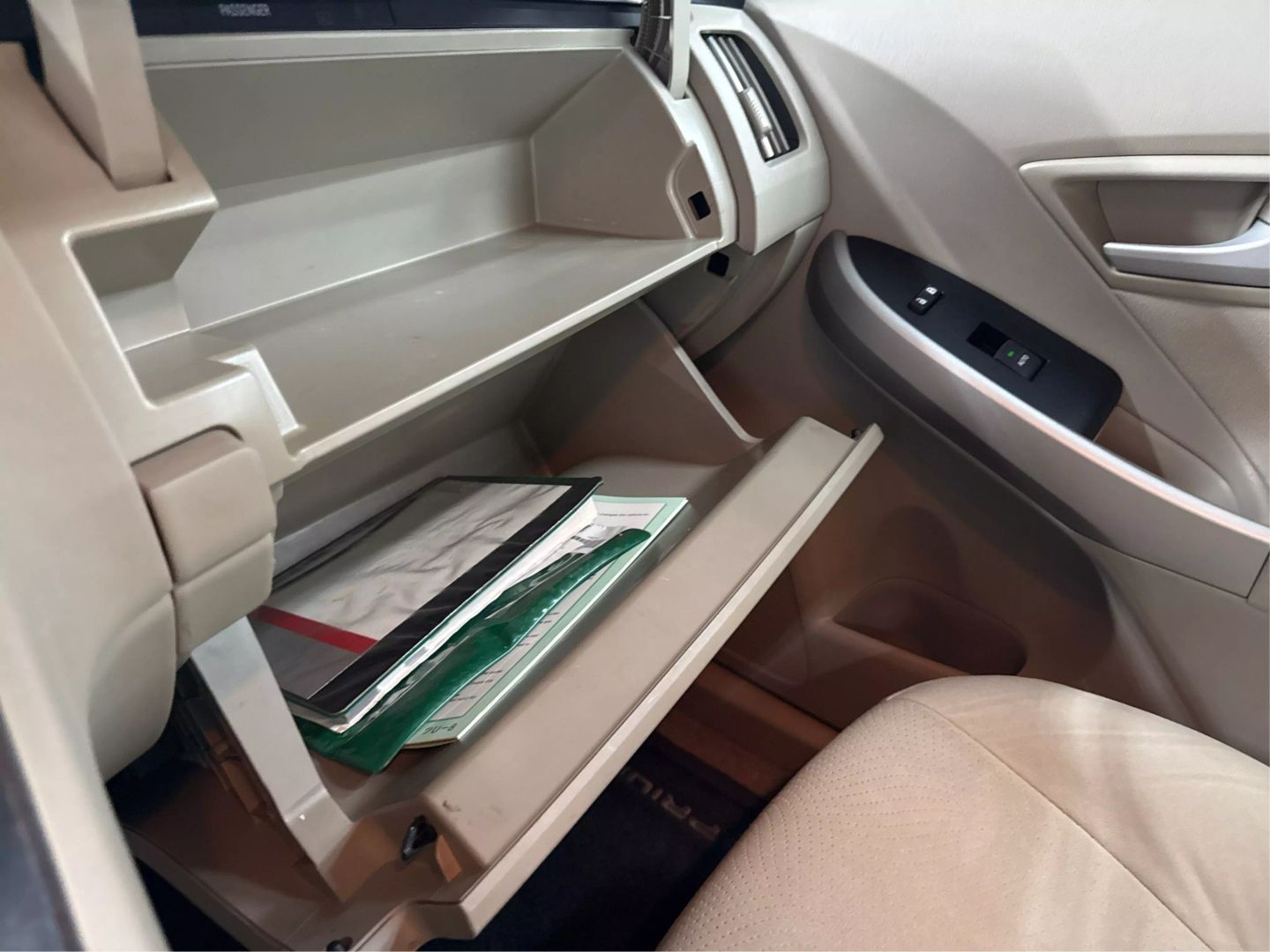 2011 Toyota Prius - Image 24