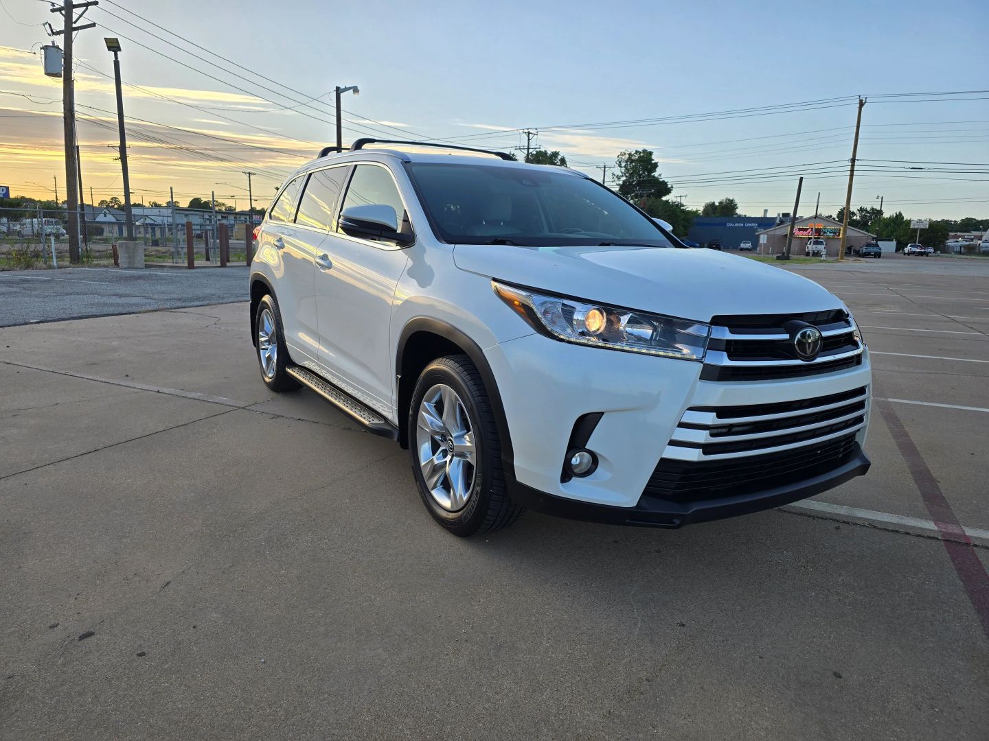 2018 Toyota Highlander - Image 5