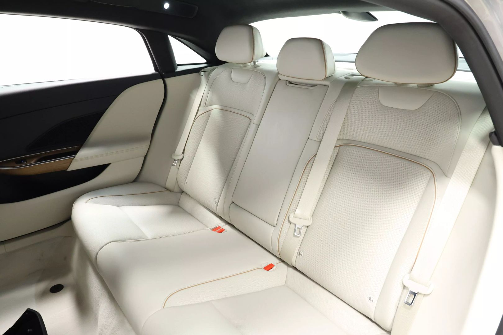 2025 Lucid Air - Image 3