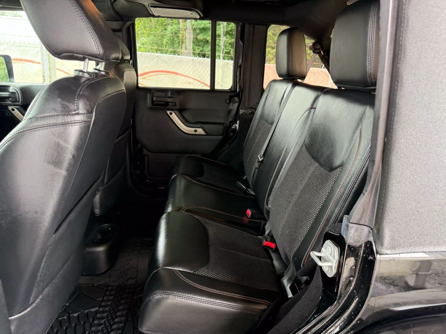 2017 Jeep Wrangler Unlimited - Image 19