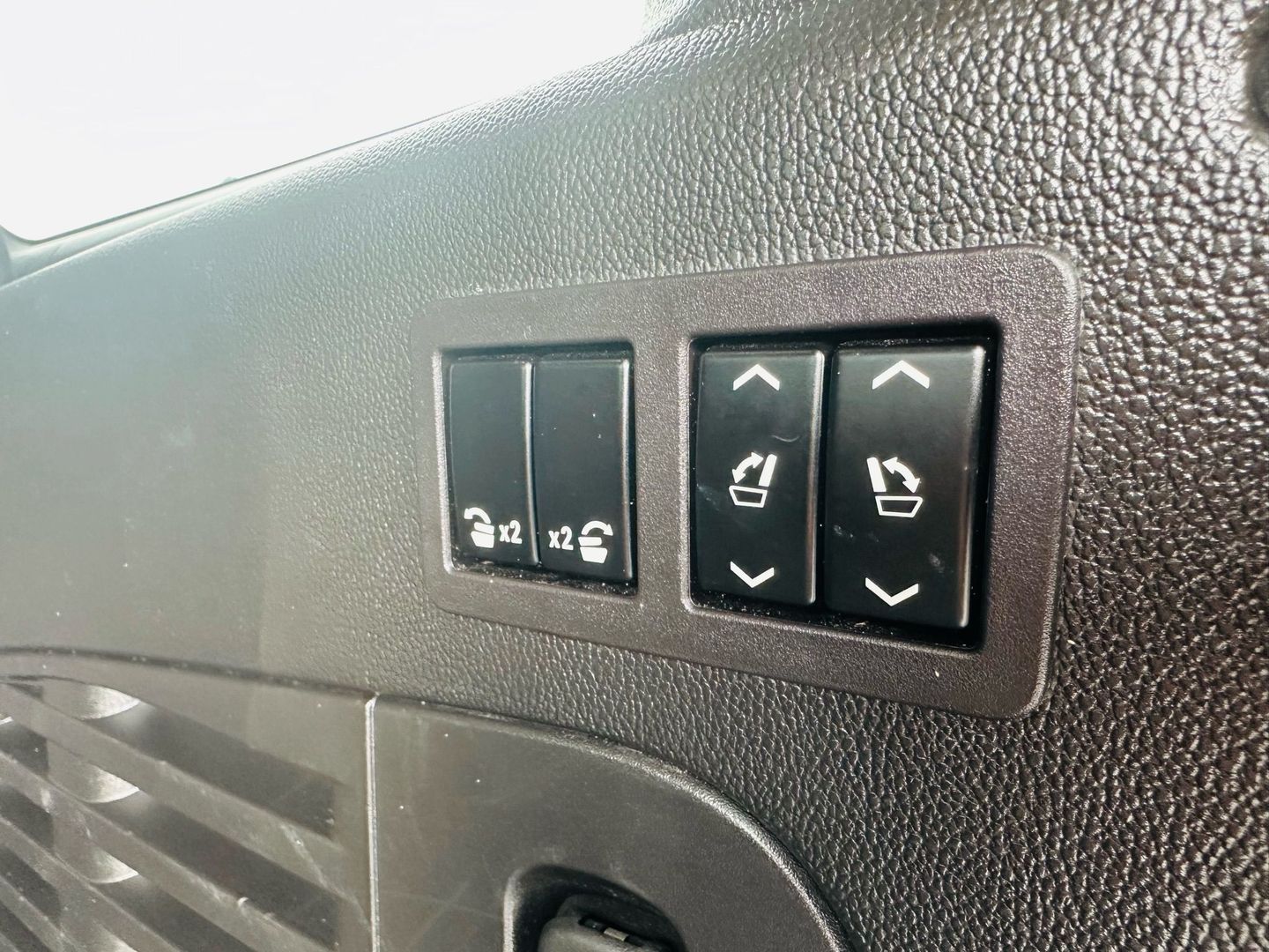 2017 Gmc Yukon Xl - Image 11