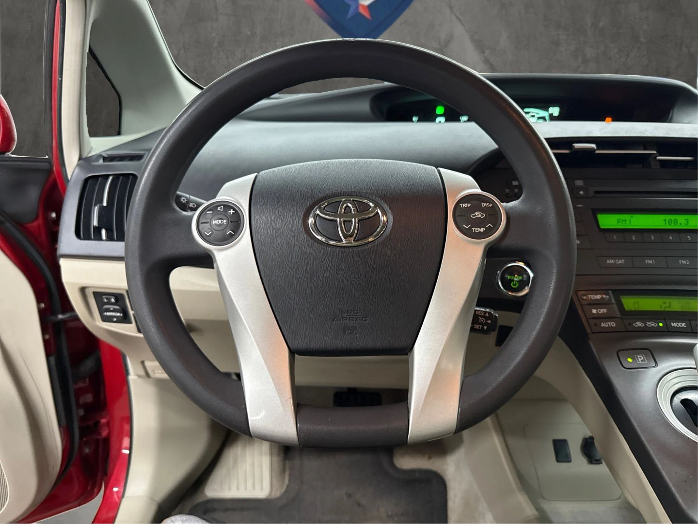 2011 Toyota Prius - Image 32