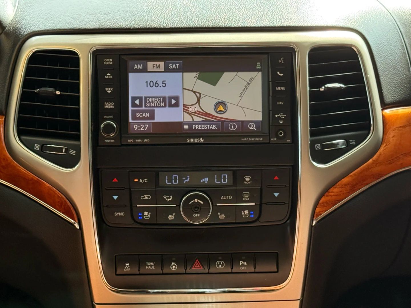 2013 Jeep Grand Cherokee - Image 29