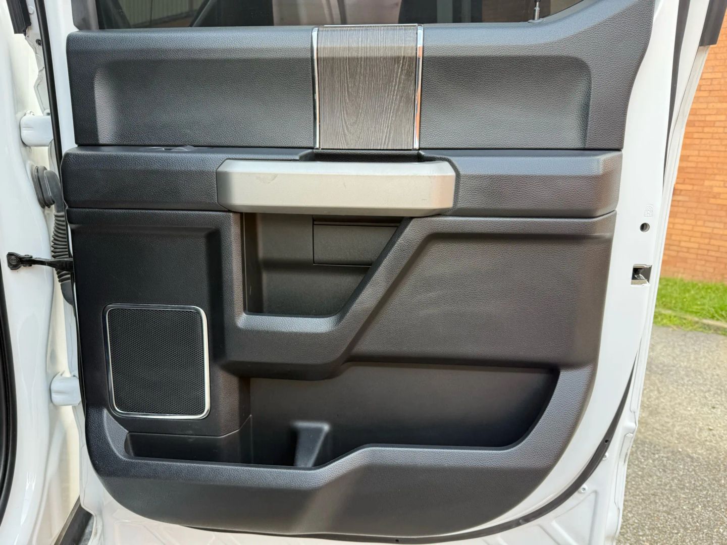 2020 Ford F250 Super Duty Crew Cab - Image 18