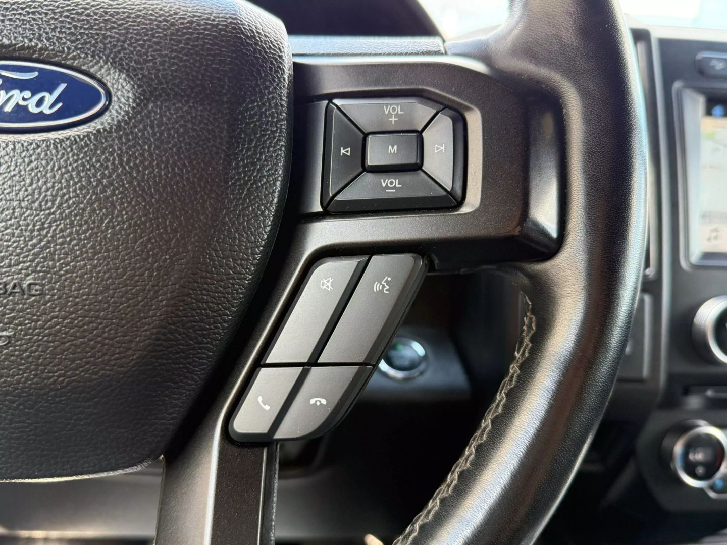 2018 Ford Expedition - Image 30