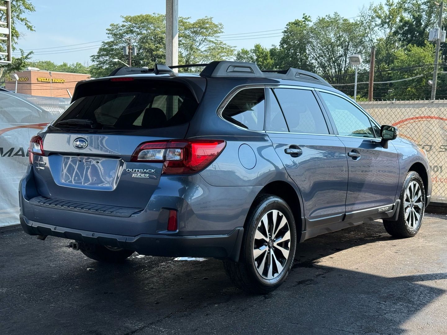 2017 Subaru Outback - Image 11