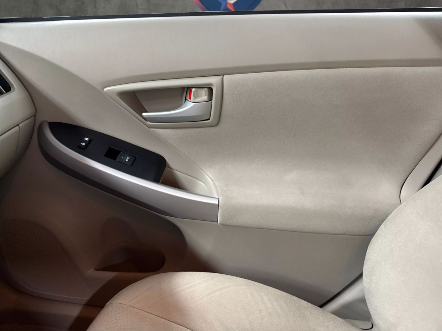 2011 Toyota Prius - Image 35