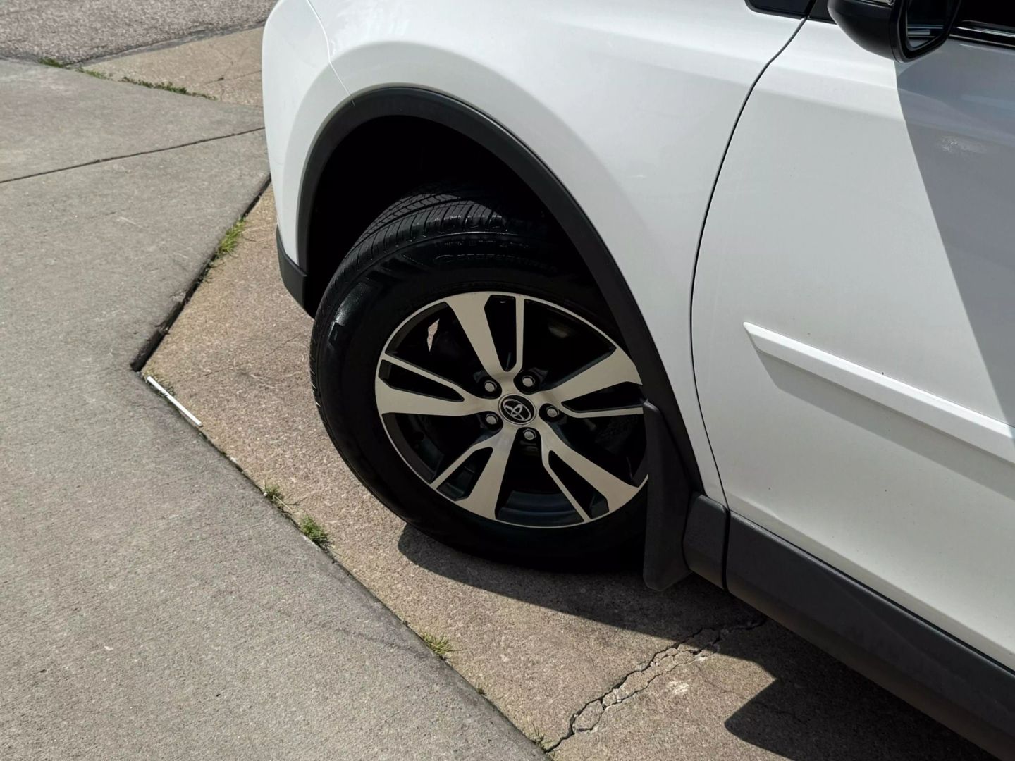 2017 Toyota Rav4 - Image 46