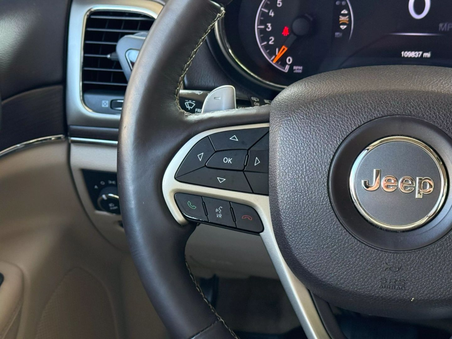 2015 Jeep Grand Cherokee - Image 34