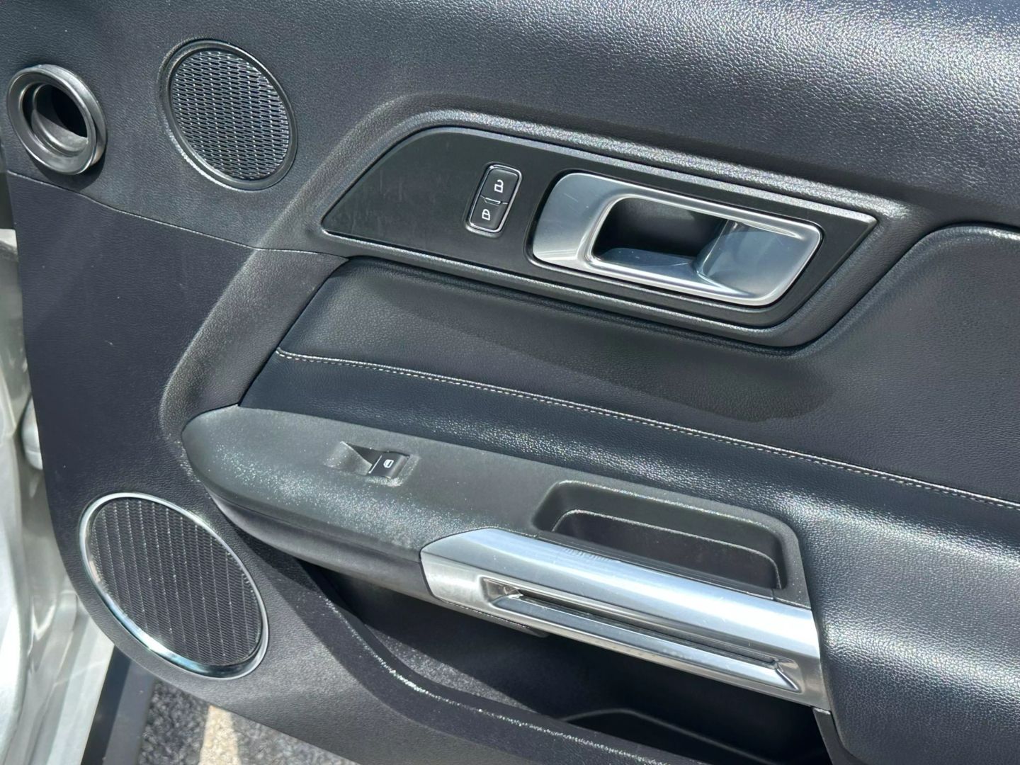 2019 Ford Mustang - Image 24