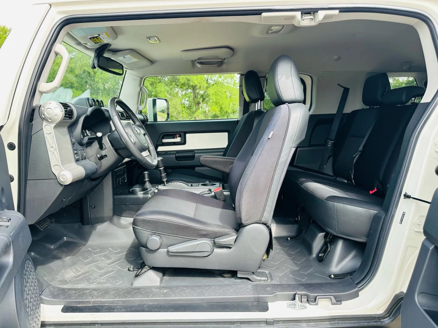 2013 Toyota Fj Cruiser - Image 13