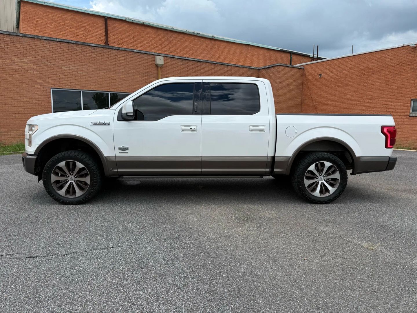 2015 Ford F150 Supercrew Cab - Image 4