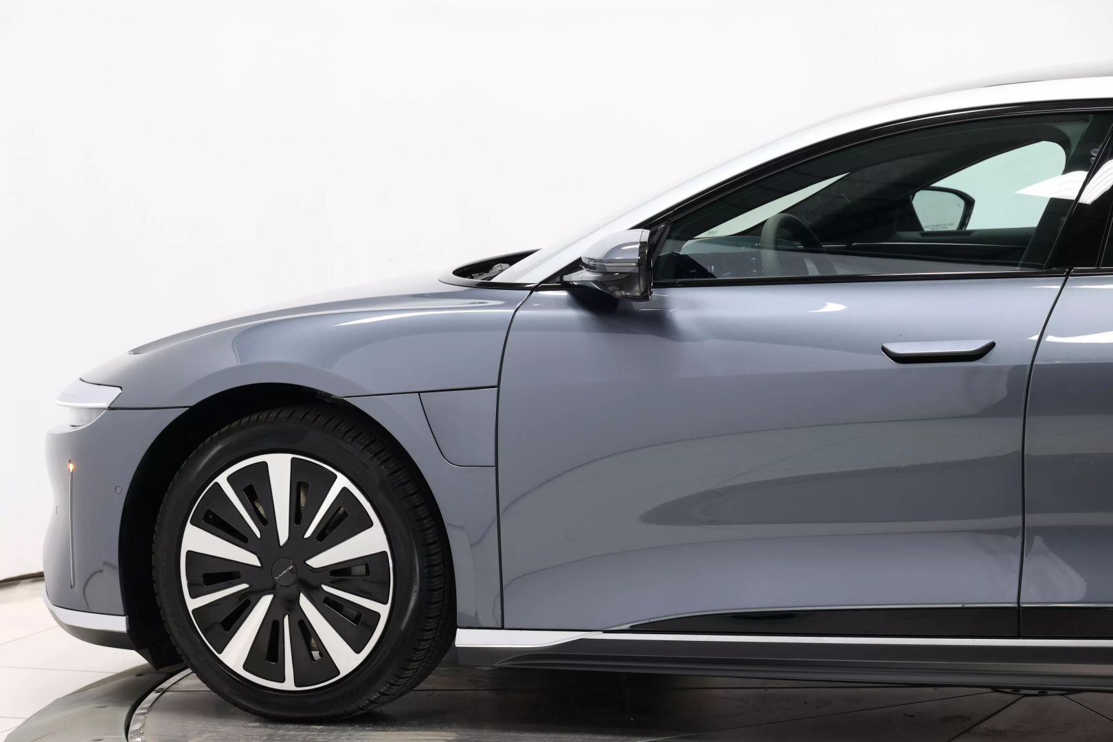 2025 Lucid Air - Image 7