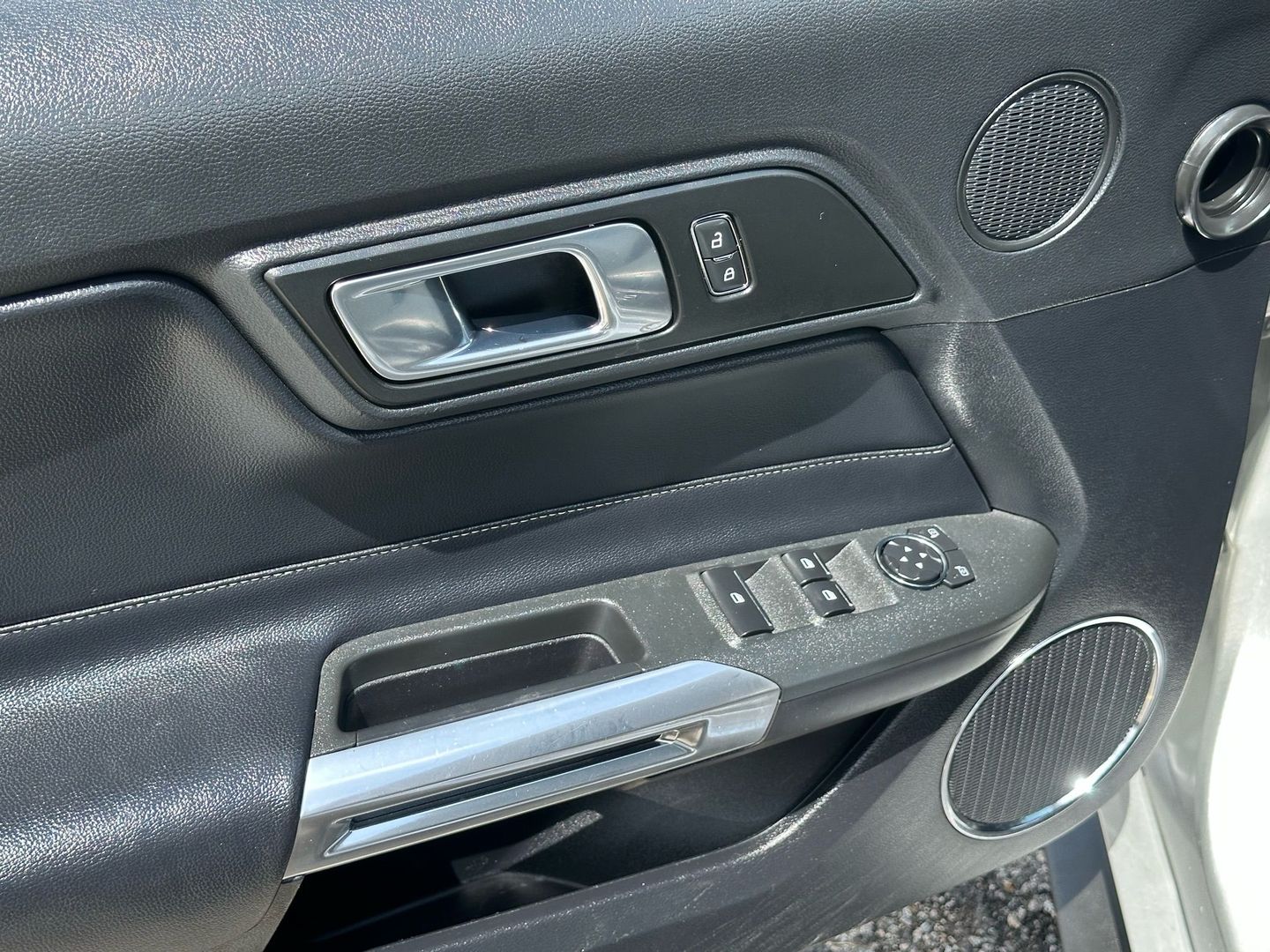 2019 Ford Mustang - Image 19