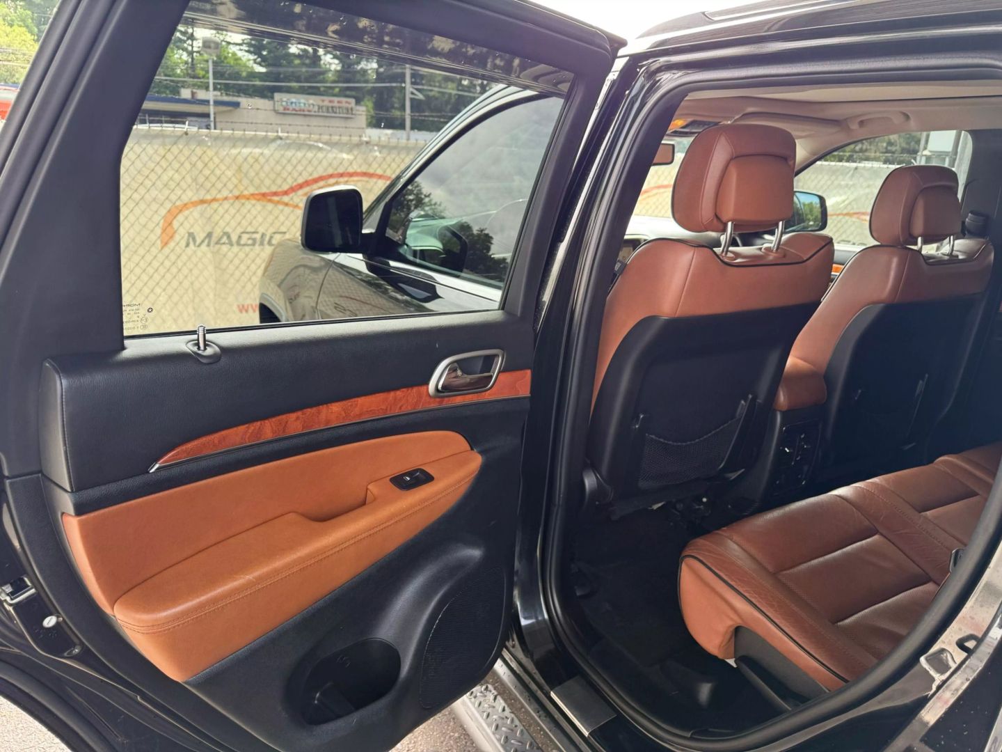 2013 Jeep Grand Cherokee - Image 17