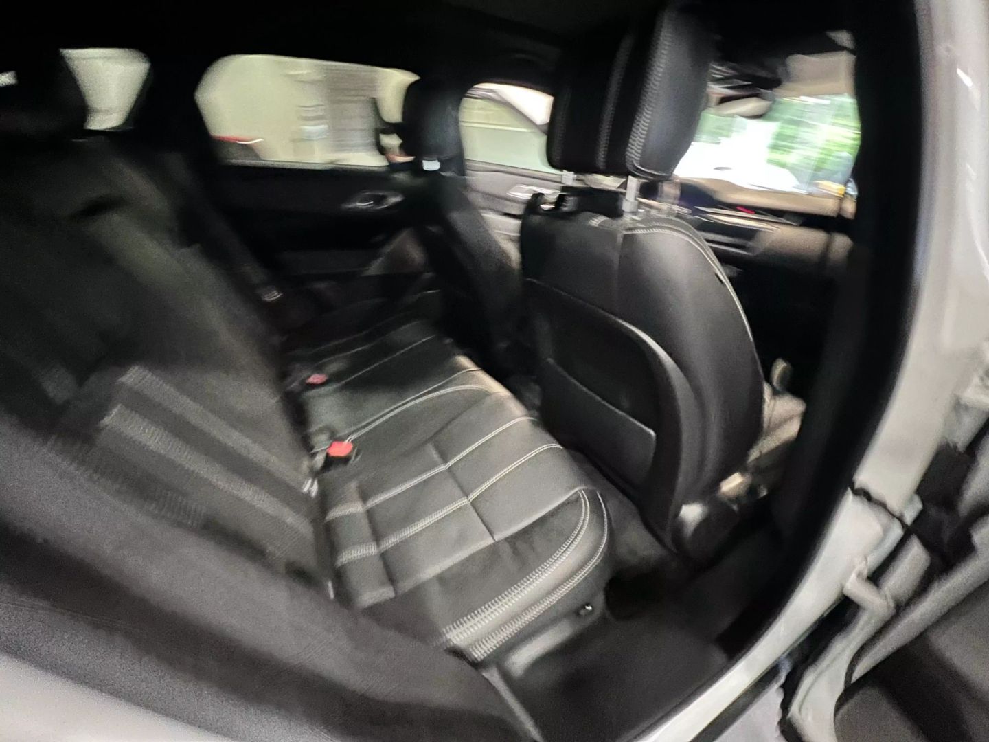 2019 Land Rover Range Rover Velar R-dynamic Se Sport Utility 4d - Image 26