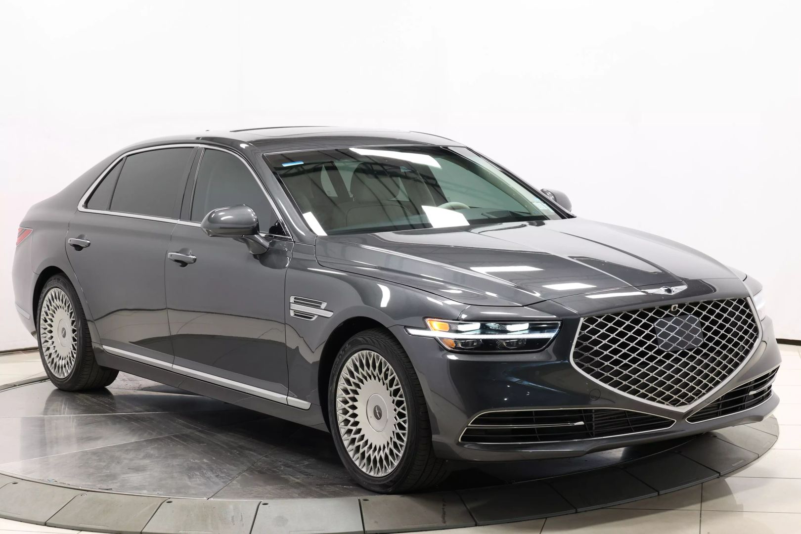 2020 Genesis G90 - Image 119