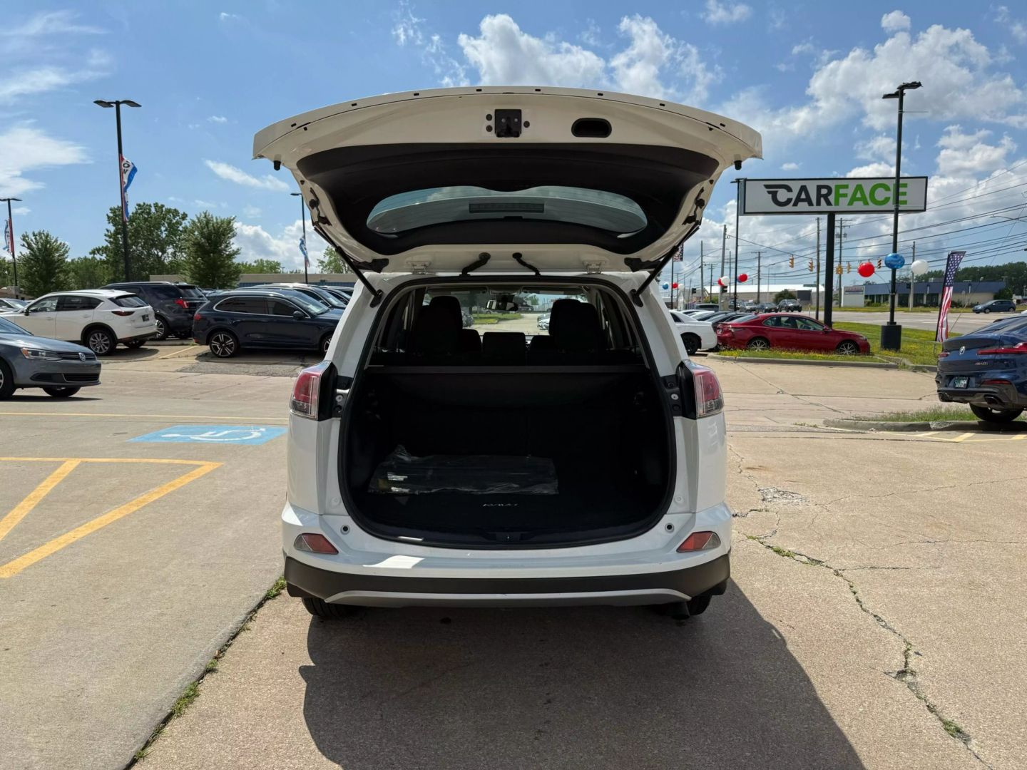 2017 Toyota Rav4 - Image 13